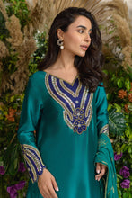 Liya Emerald and Navy
